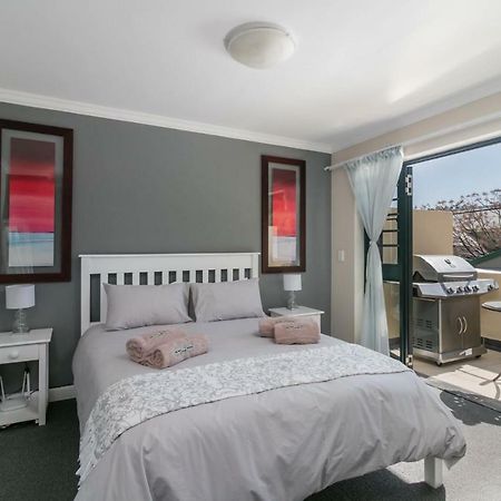 Blue Moon Apartments Knysna Esterno foto