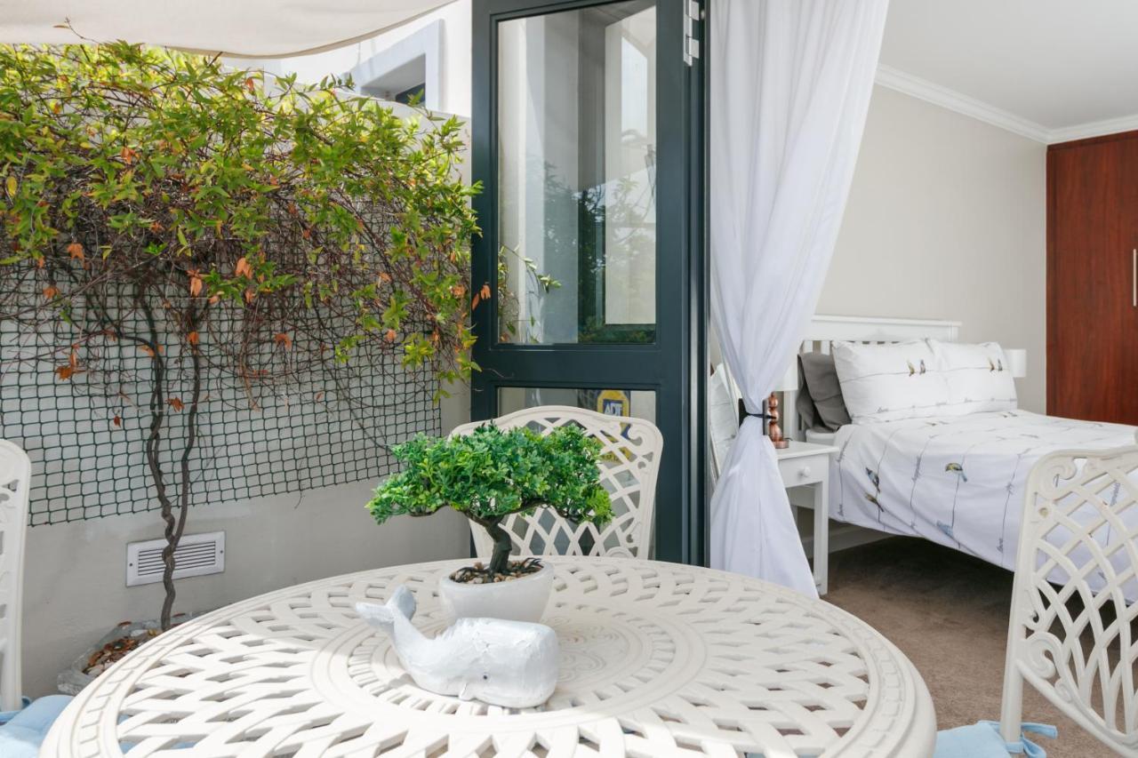 Blue Moon Apartments Knysna Esterno foto