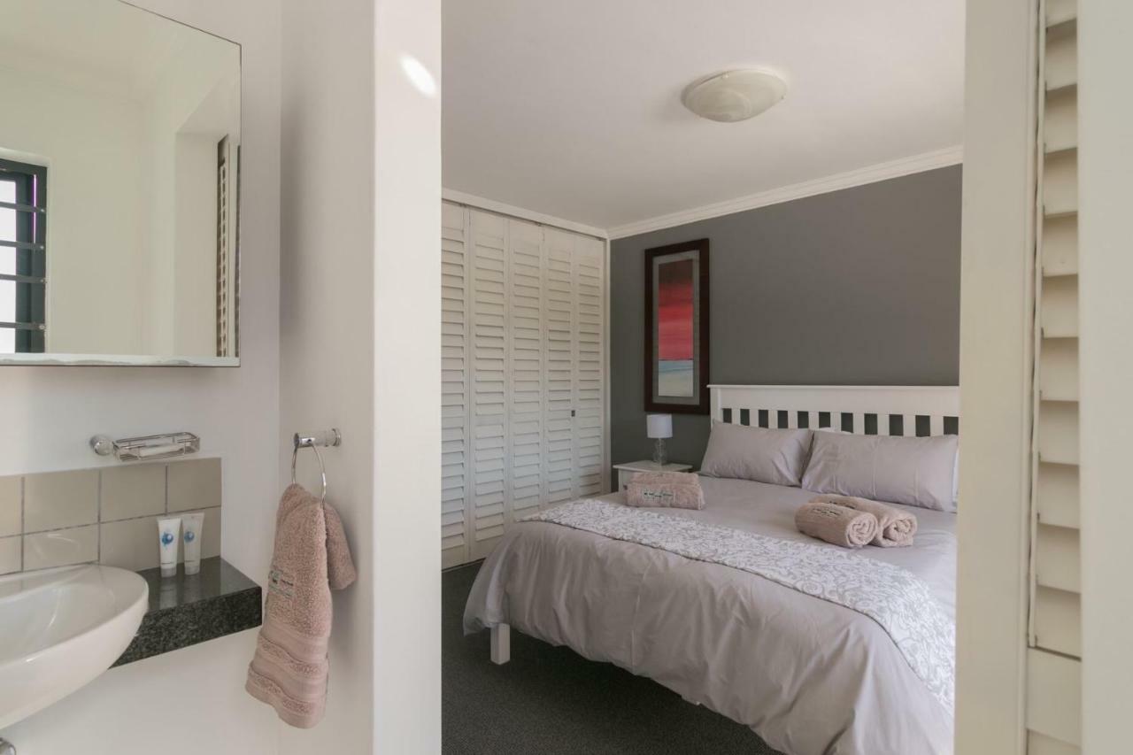 Blue Moon Apartments Knysna Esterno foto