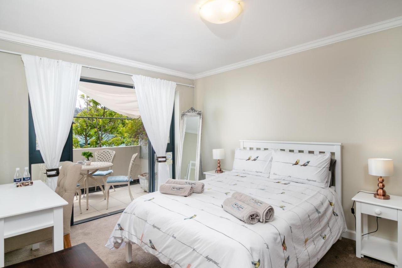Blue Moon Apartments Knysna Esterno foto