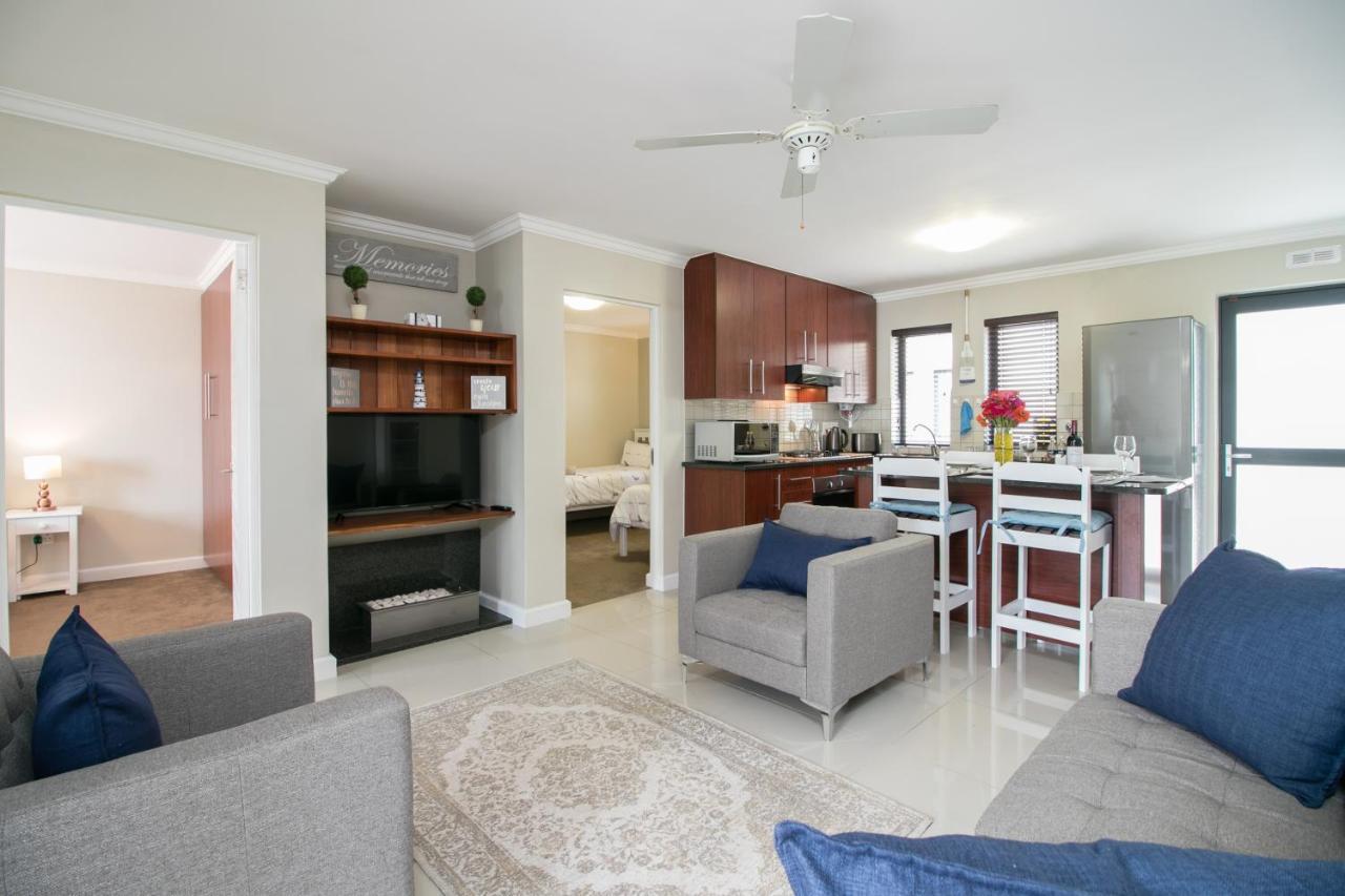 Blue Moon Apartments Knysna Esterno foto